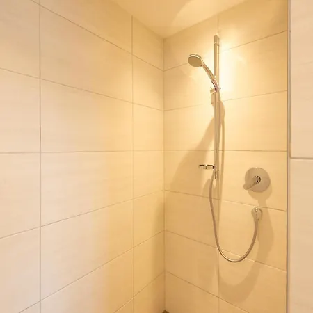 펜션 With Swimming Pond And Hot Tub, Cleaning Included *